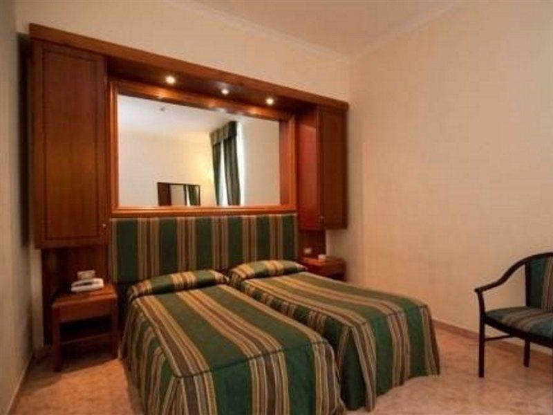 Raeli Hotel Lux Roma Dış mekan fotoğraf