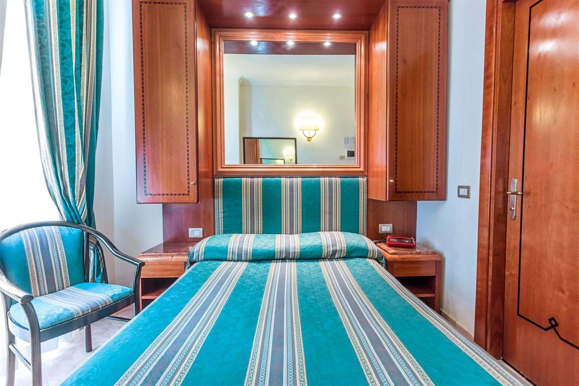 Raeli Hotel Lux Roma Dış mekan fotoğraf
