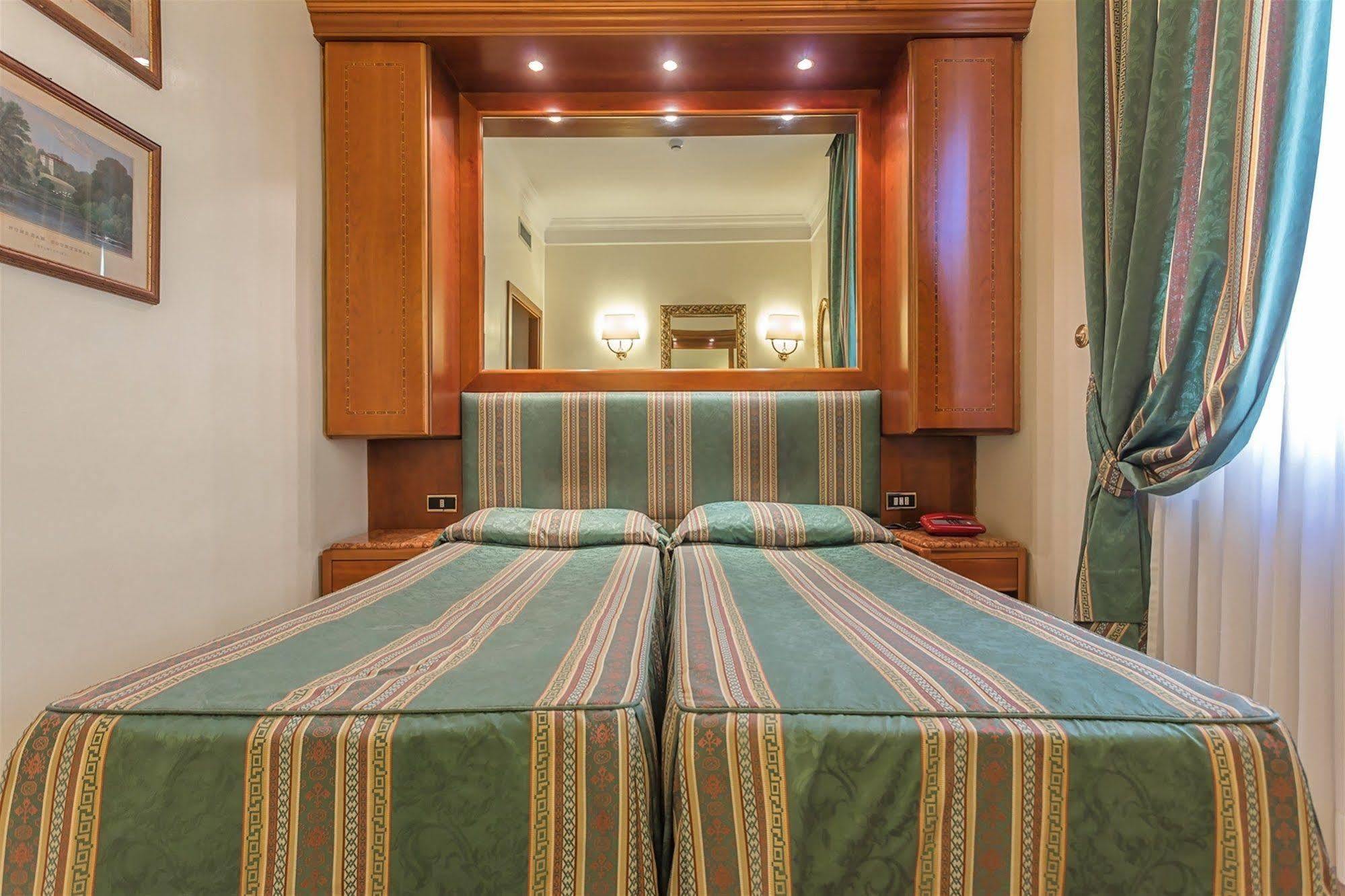 Raeli Hotel Lux Roma Dış mekan fotoğraf
