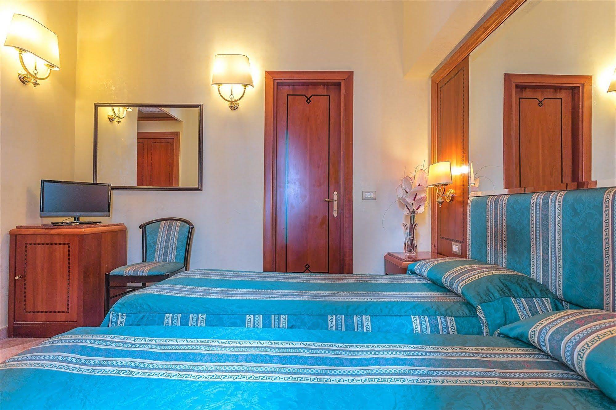 Raeli Hotel Lux Roma Dış mekan fotoğraf