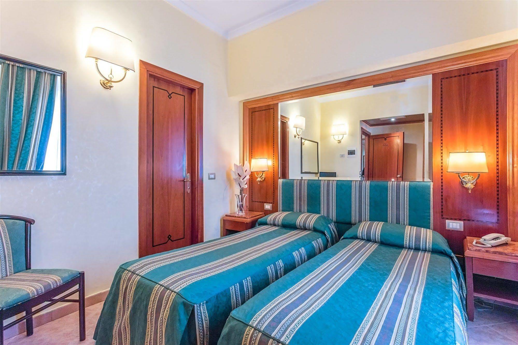 Raeli Hotel Lux Roma Dış mekan fotoğraf