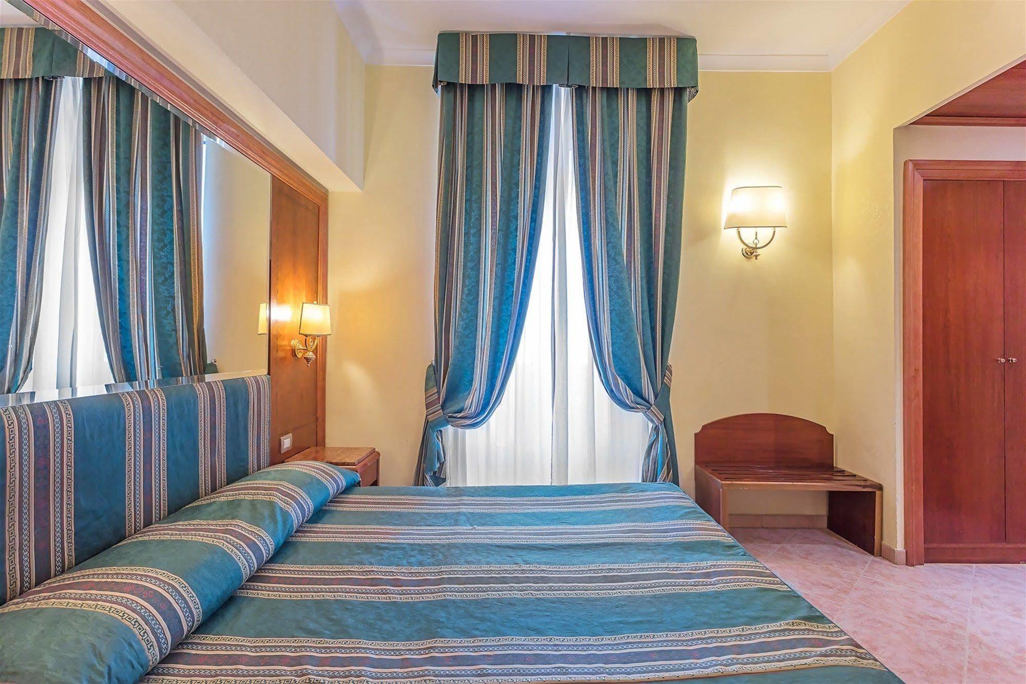 Raeli Hotel Lux Roma Dış mekan fotoğraf