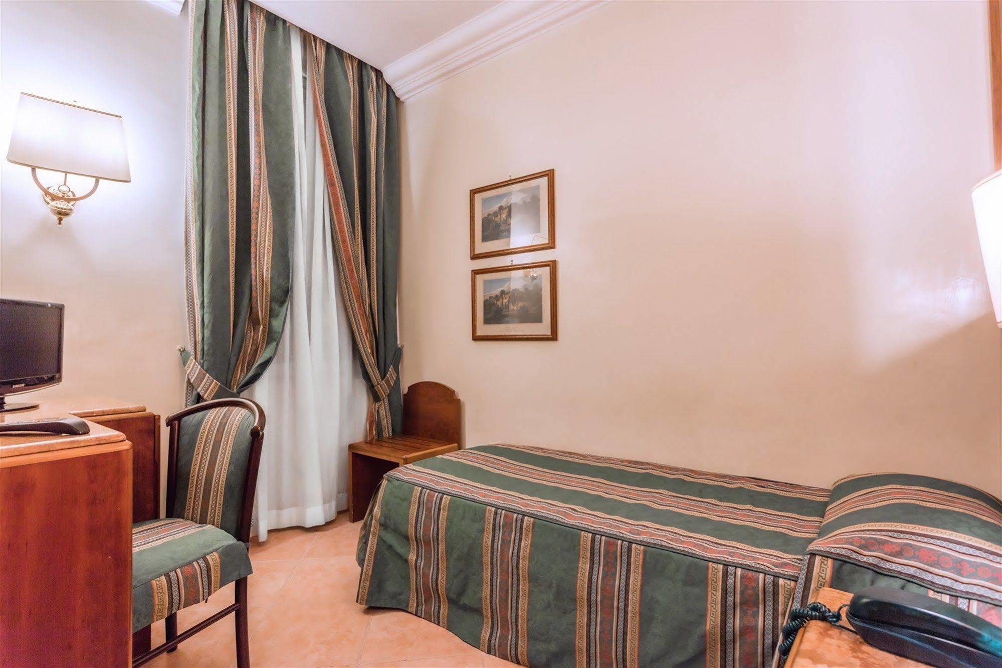 Raeli Hotel Lux Roma Dış mekan fotoğraf